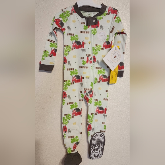 Burt's Bees Baby Other - BURT'S BEES BABY Footed SLEEPER w/ Adorable Bumble Bee Non-Slip Footy NWT